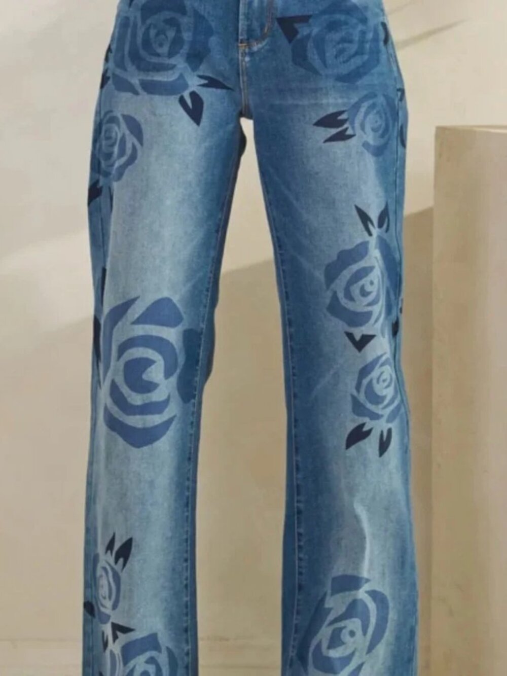 NWOT Oli & Hali Rose Floral Denim Jeans size- LARGE